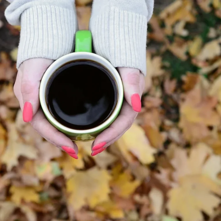 Zbliżenie filiżanki kawy