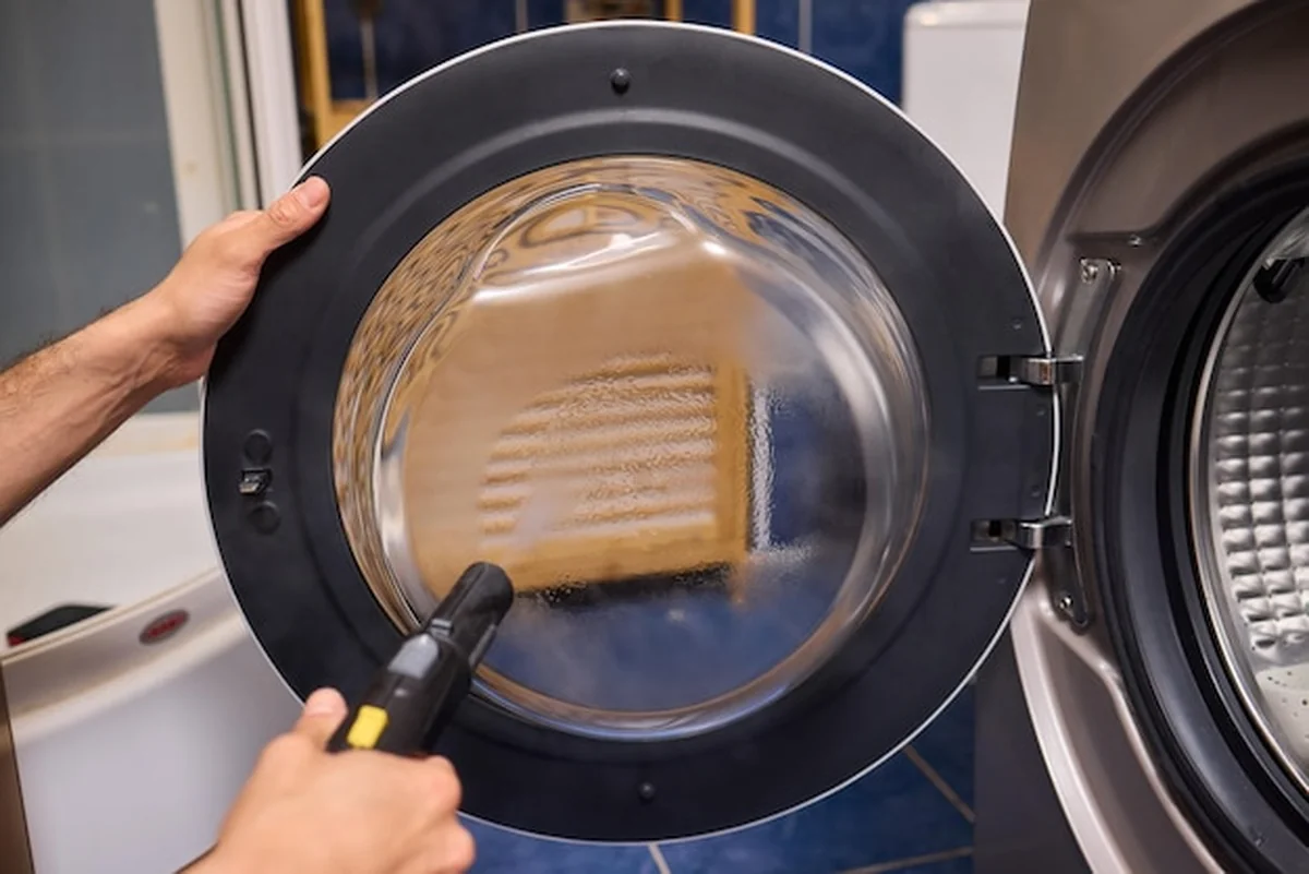 Czyszczenie parowe utrzymuje pralkę wydajną i higieniczną